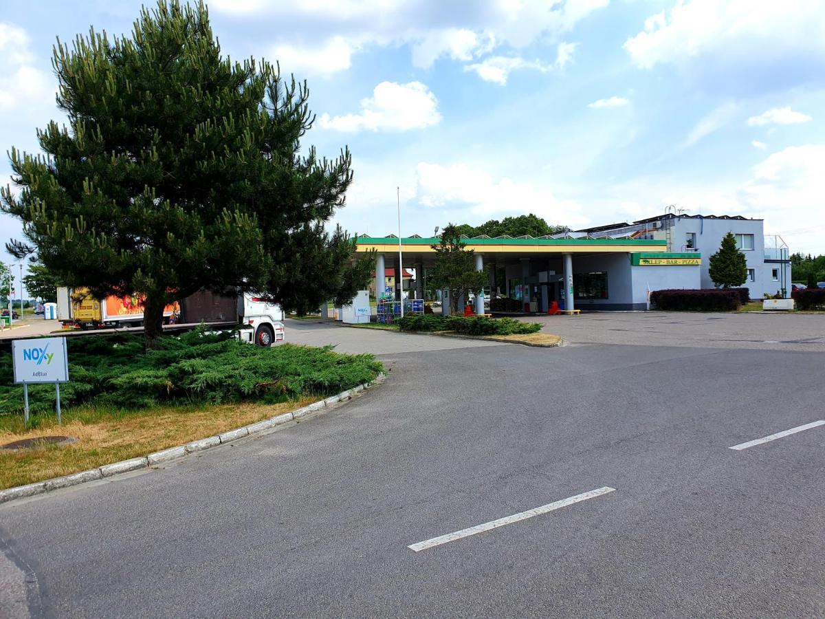 Motel Na Stacji Paliw Ustronie Morskie Exterior foto